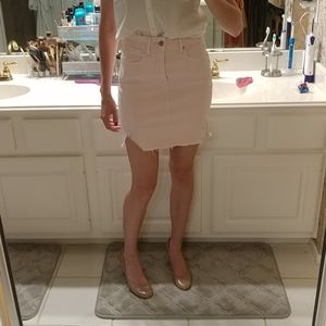 Good American light pink skirt